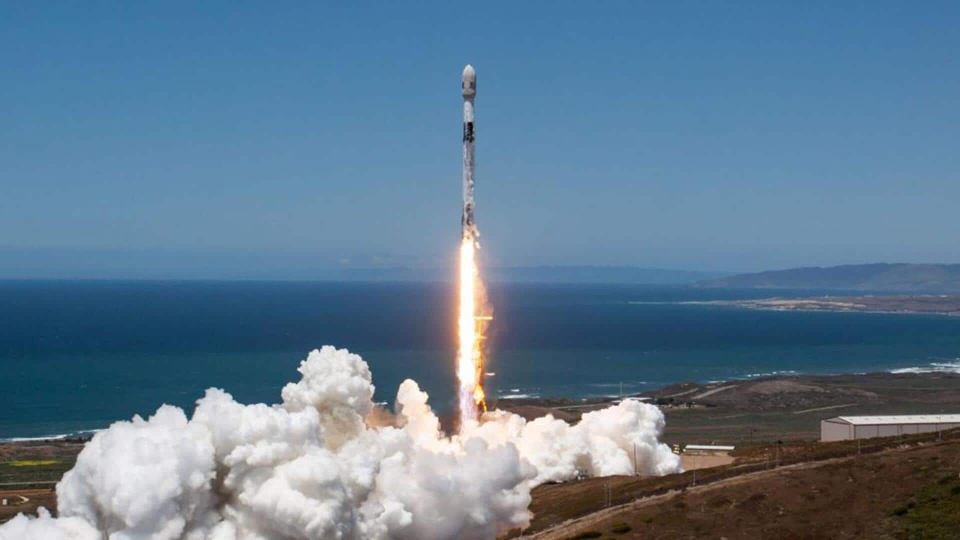 स्पेस-X ने 56 नए स्टारलिंक सैटेलाइट्स किये लॉन्च, उड़ान के बाद समुद्र में लौटा रॉकेट