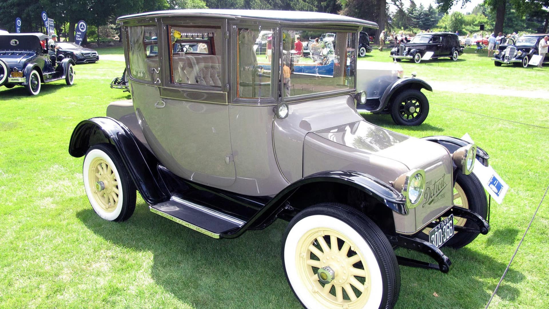 दुनिया में करीब 200 साल पहले आई थी इलेक्ट्रिक कार, जानिए भारत में कब हुई शुरुआत