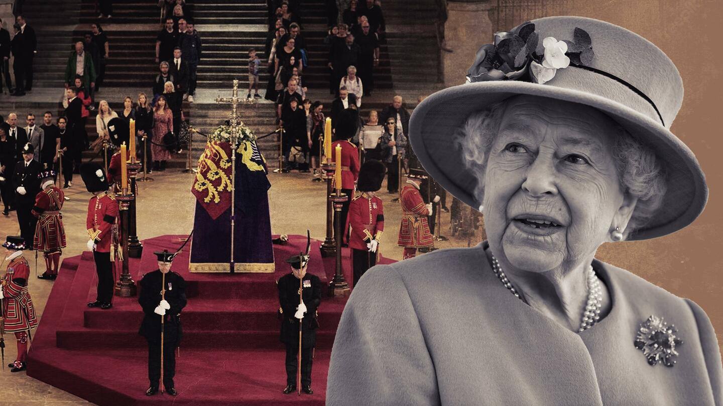 ब्रिटेन: राजकीय सम्मान के साथ दफनाई गईं महारानी एलिजाबेथ, अंतिम प्रार्थना में शामिल हुए वैश्विक नेता