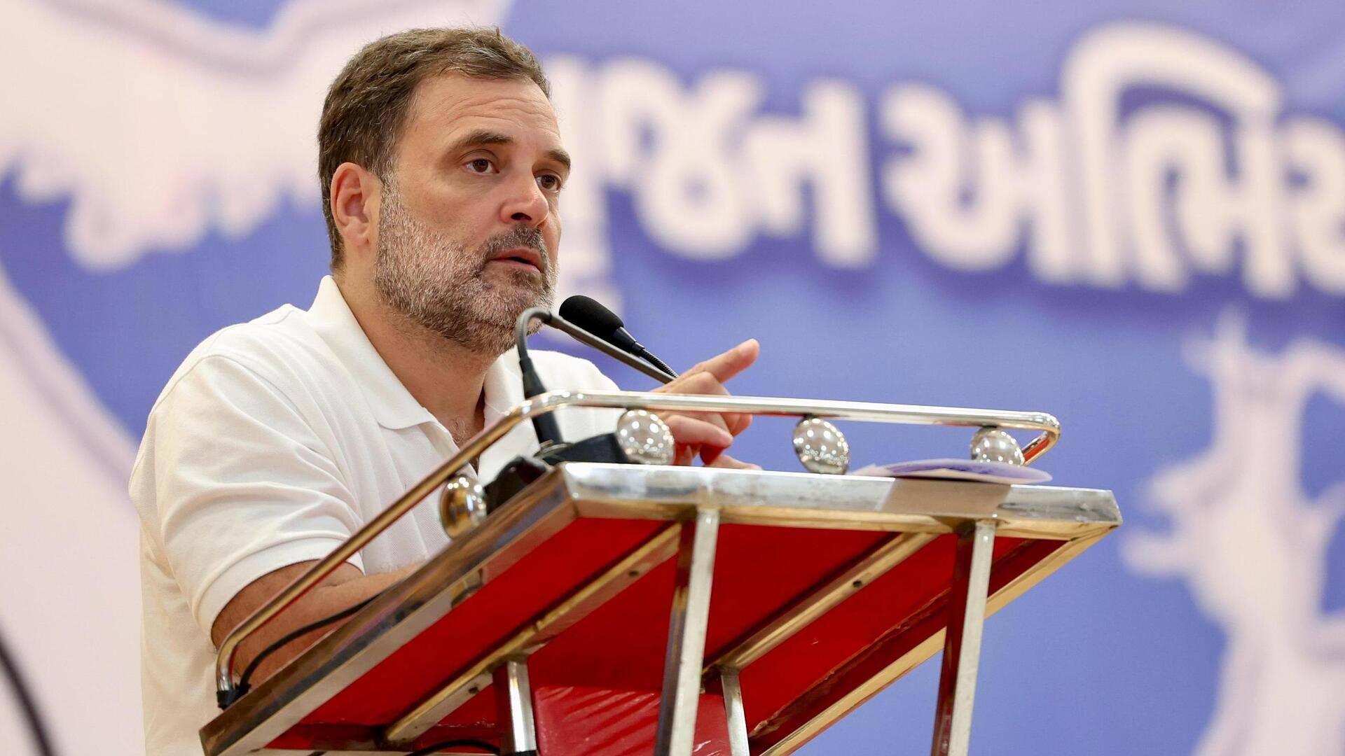 बिहार के दरभंगा में दलित छात्रों से मिलने जा रहे थे राहुल गांधी, रोका गया बिहार के दरभंगा में दलित छात्रों से मिलने जा रहे थे राहुल गांधी, रोका गया