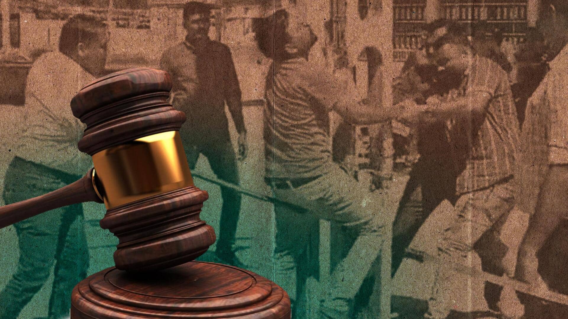 गुजरात: मुस्लिम युवकों को सार्वजनिक तौर पर पीटने के लिए 4 पुलिसकर्मियों को कारावास की सजा