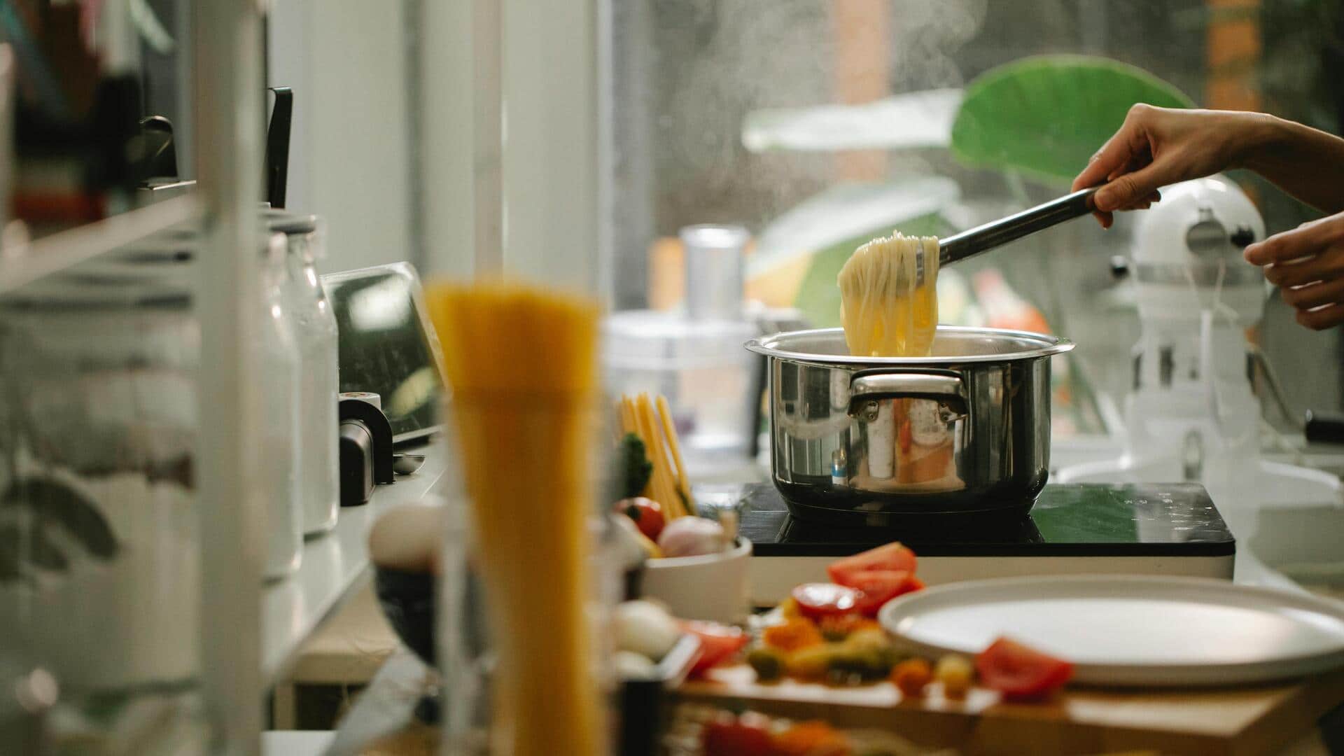 घर पर रेस्टोरेंट स्टाइल का खाना बनाएं, इन 5 बातों का रखें खास ध्यान