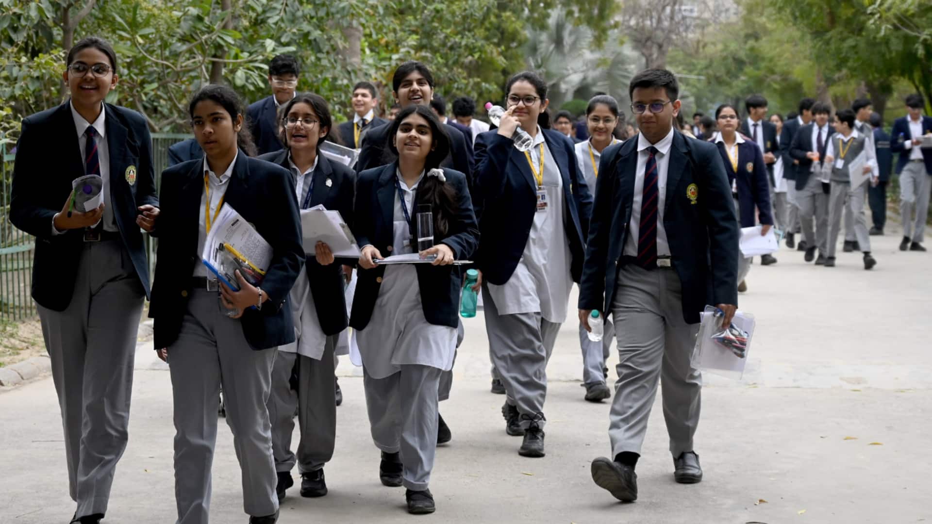 CBSE ने 10वीं-12वीं बोर्ड परीक्षा की संभावित तारीखों का किया ऐलान, जानें कब होगी परीक्षा