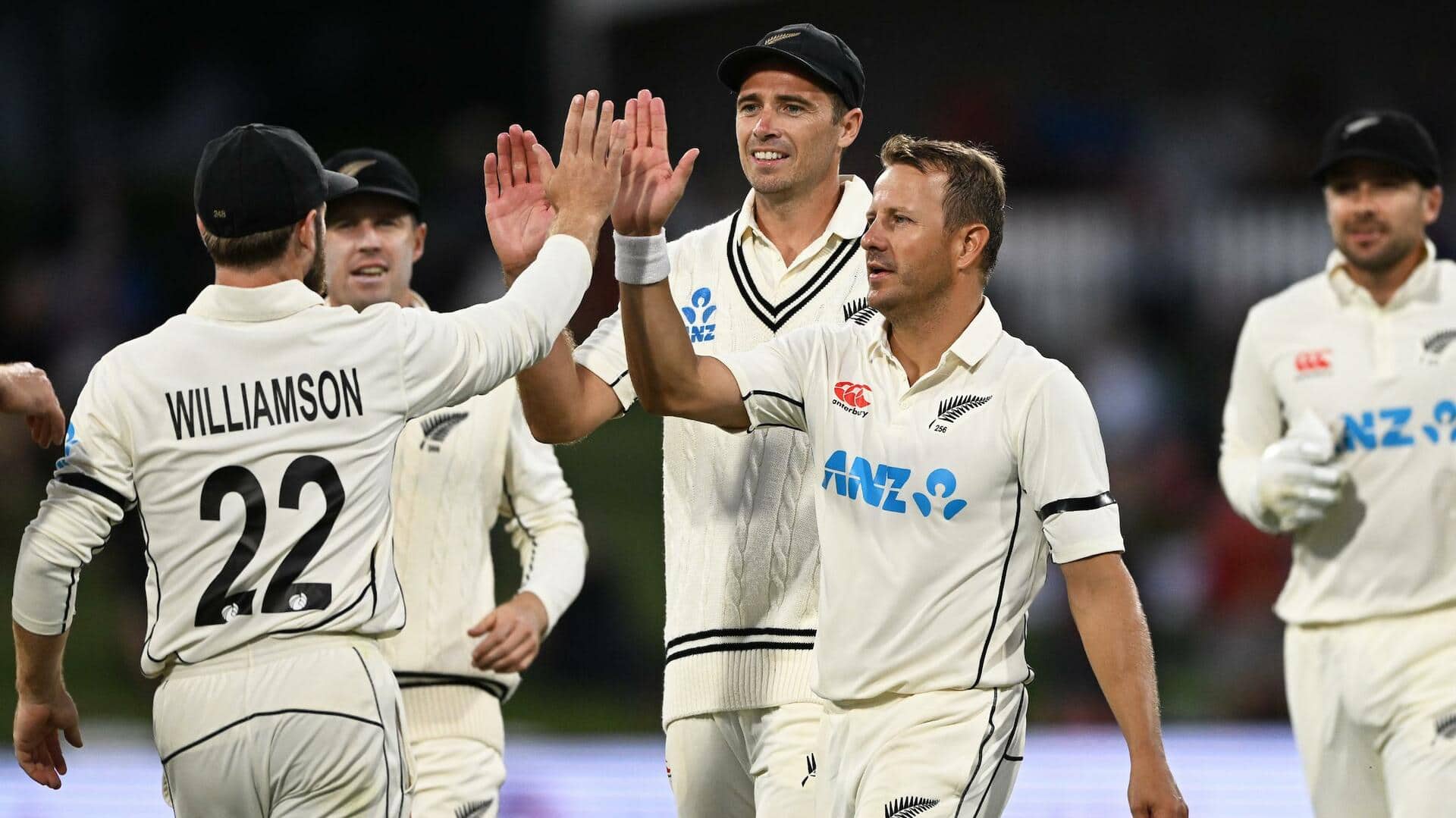  डे-नाइट टेस्ट: इंग्लैंड ने अपनी पारी 325/9 के स्कोर पर घोषित की, न्यूजीलैंड की खराब शुरुआत 