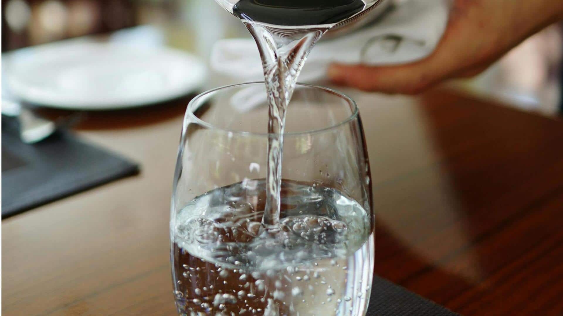 पानी से जुड़े 5 आम भ्रम, जिन्हें आज भी सच मानते हैं कई लोग