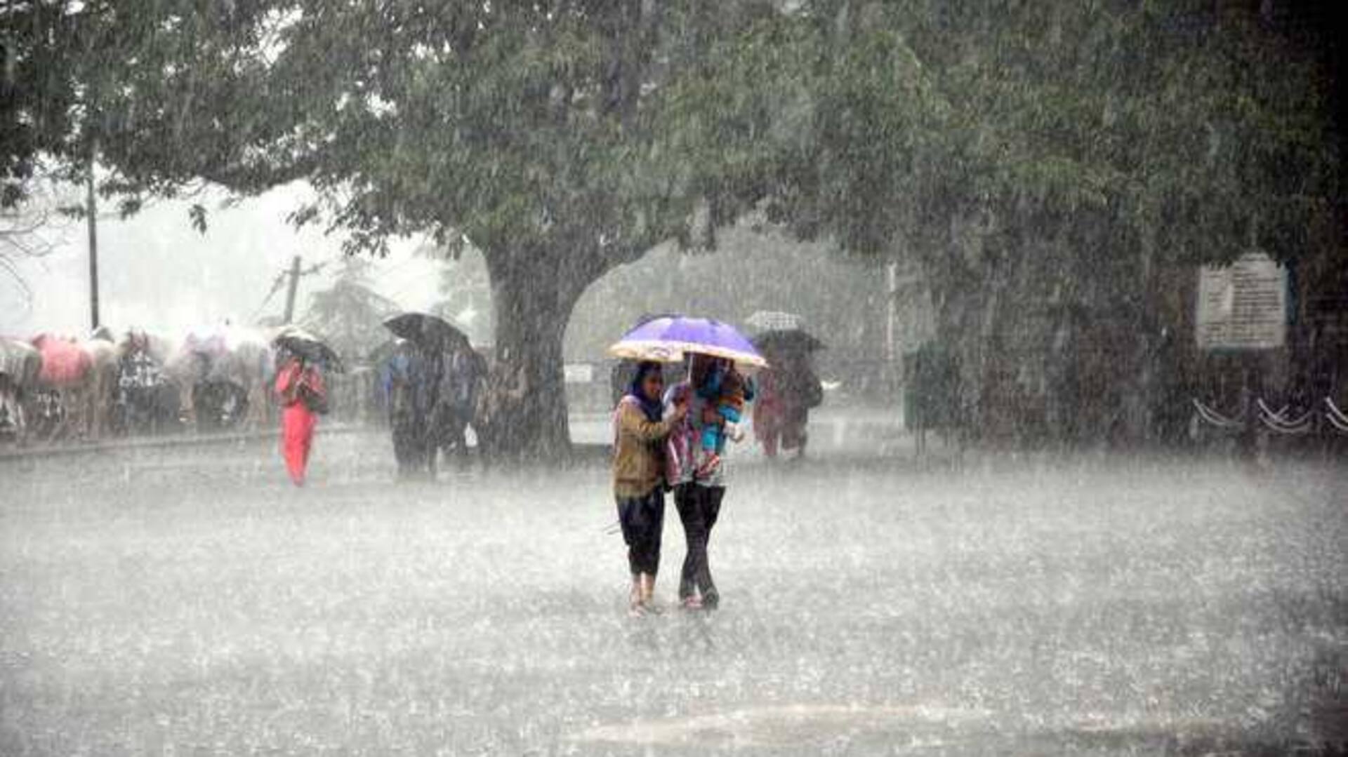 पहाड़ों पर तबाही मचा रही भारी बारिश, जानिए आज कैसा रहेगा देश में मौसम 