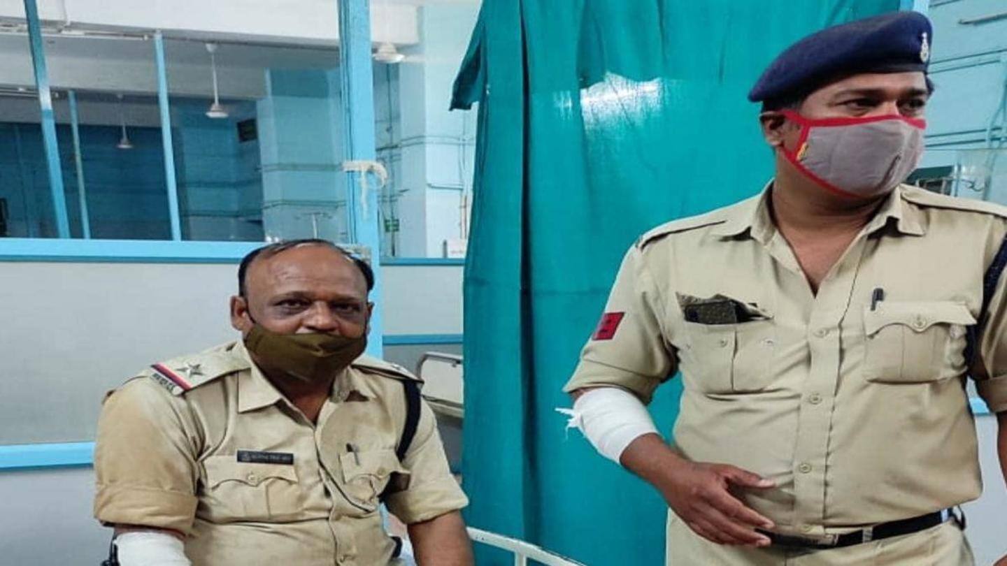 मध्य प्रदेश में भी हुआ पुलिस टीम पर हमला मध्य प्रदेश में भी हुआ पुलिस टीम पर हमला