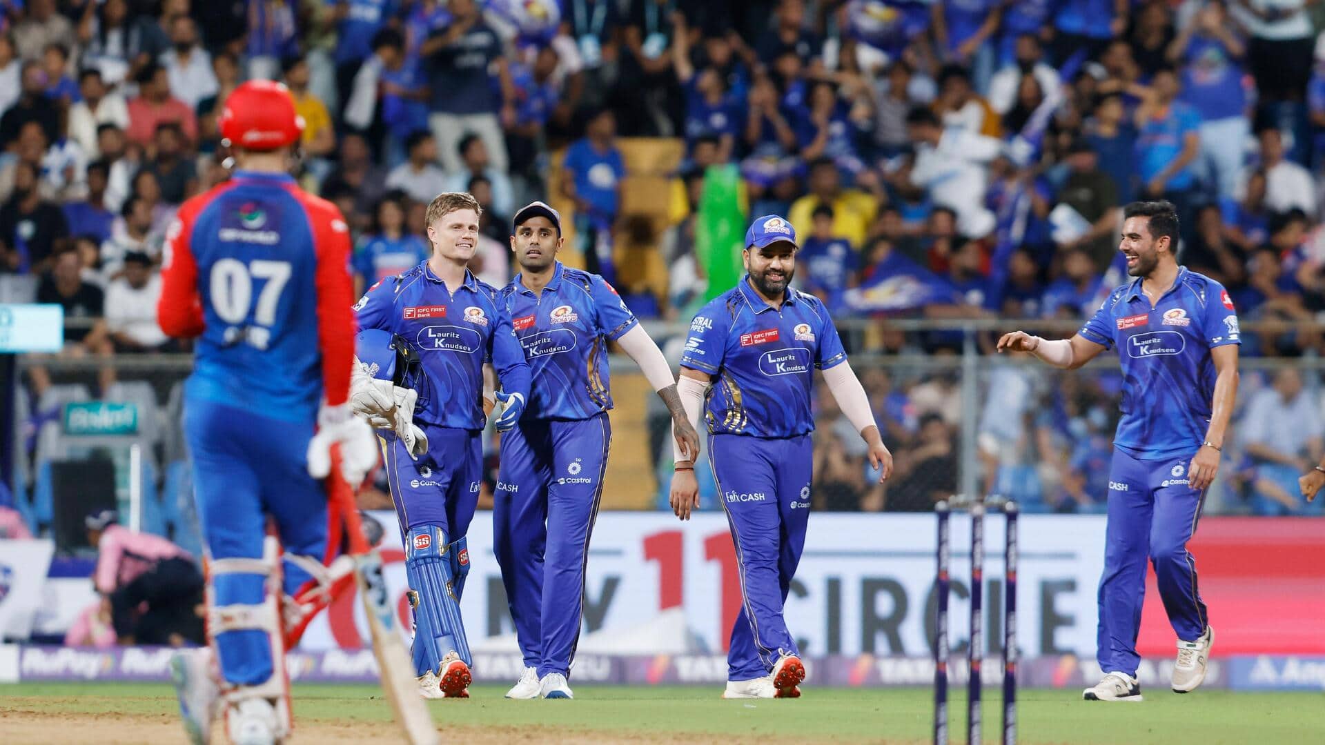 IPL 2025: MI ने DC को हराते हुए प्लेऑफ में किया प्रवेश, ये बने रिकॉर्ड्स IPL 2025: MI ने DC को हराते हुए प्लेऑफ में किया प्रवेश, ये बने रिकॉर्ड्स