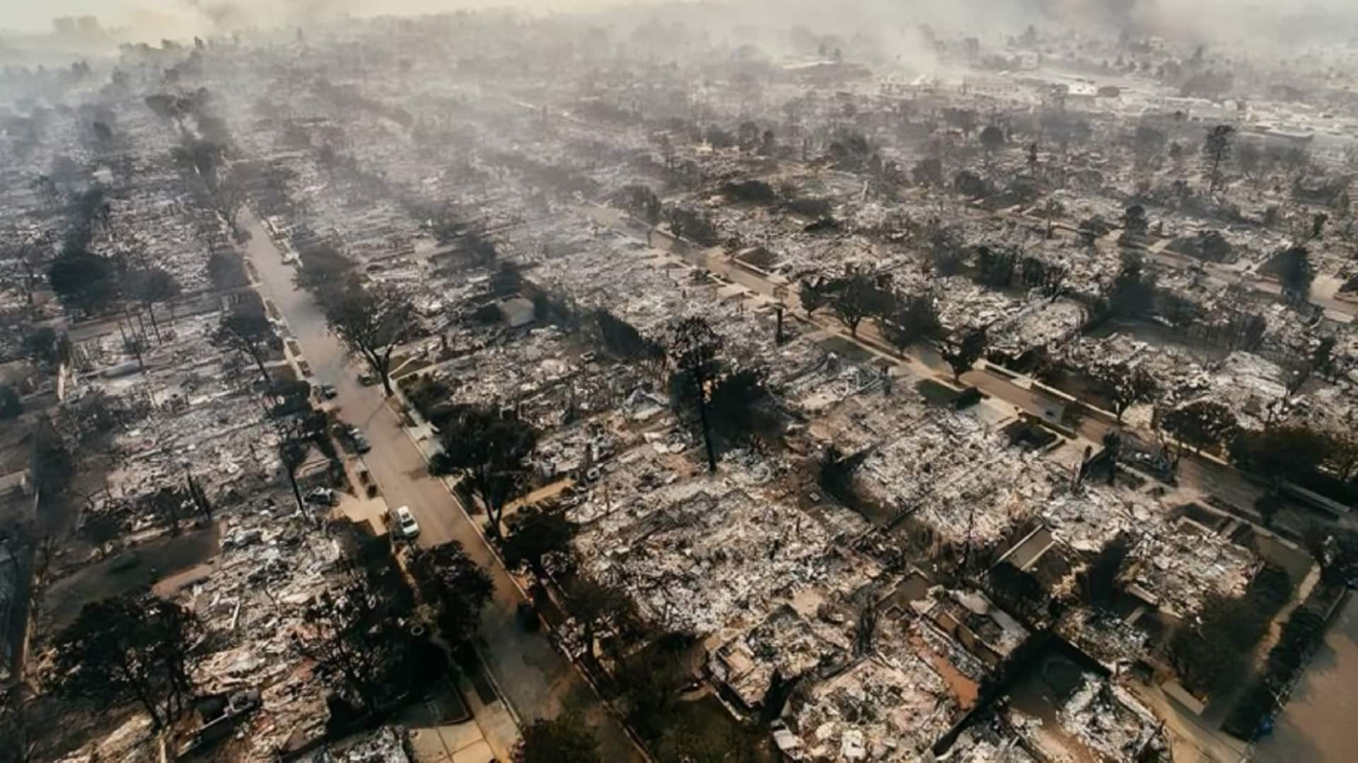 अमेरिका: लॉस एंजिल्स में अभी नहीं थमा आग का तांडव, भारी तूफान से फिर मचेगी तबाही