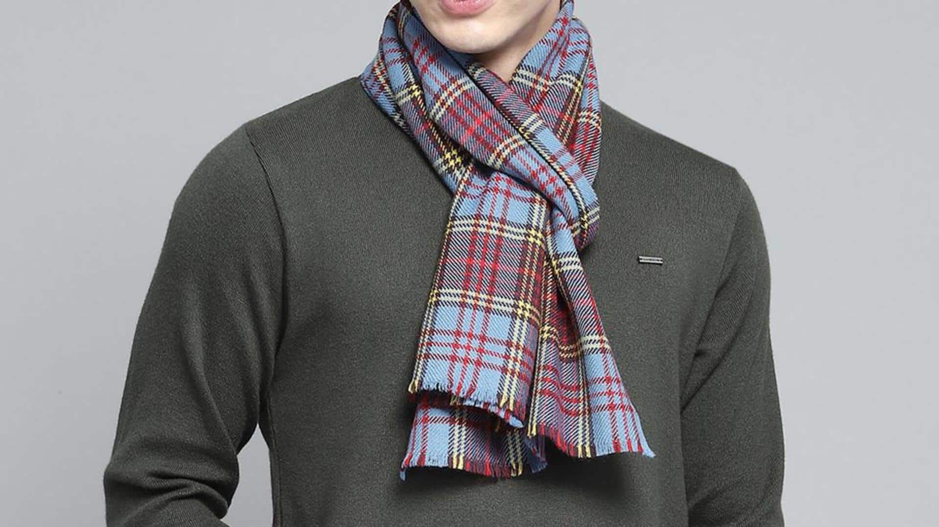 ठंड से बचने और स्टाइलिश दिखने के लिए पुरुष पहन सकते हैं ब्लॉक प्रिंट वाले स्कार्फ