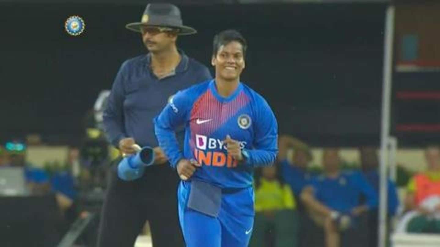 टी-20 अंतर्राष्ट्रीय में तीन ओवर मेडन फेंकने वाली पहली भारतीय गेंदबाज़ बनीं दीप्ति शर्मा