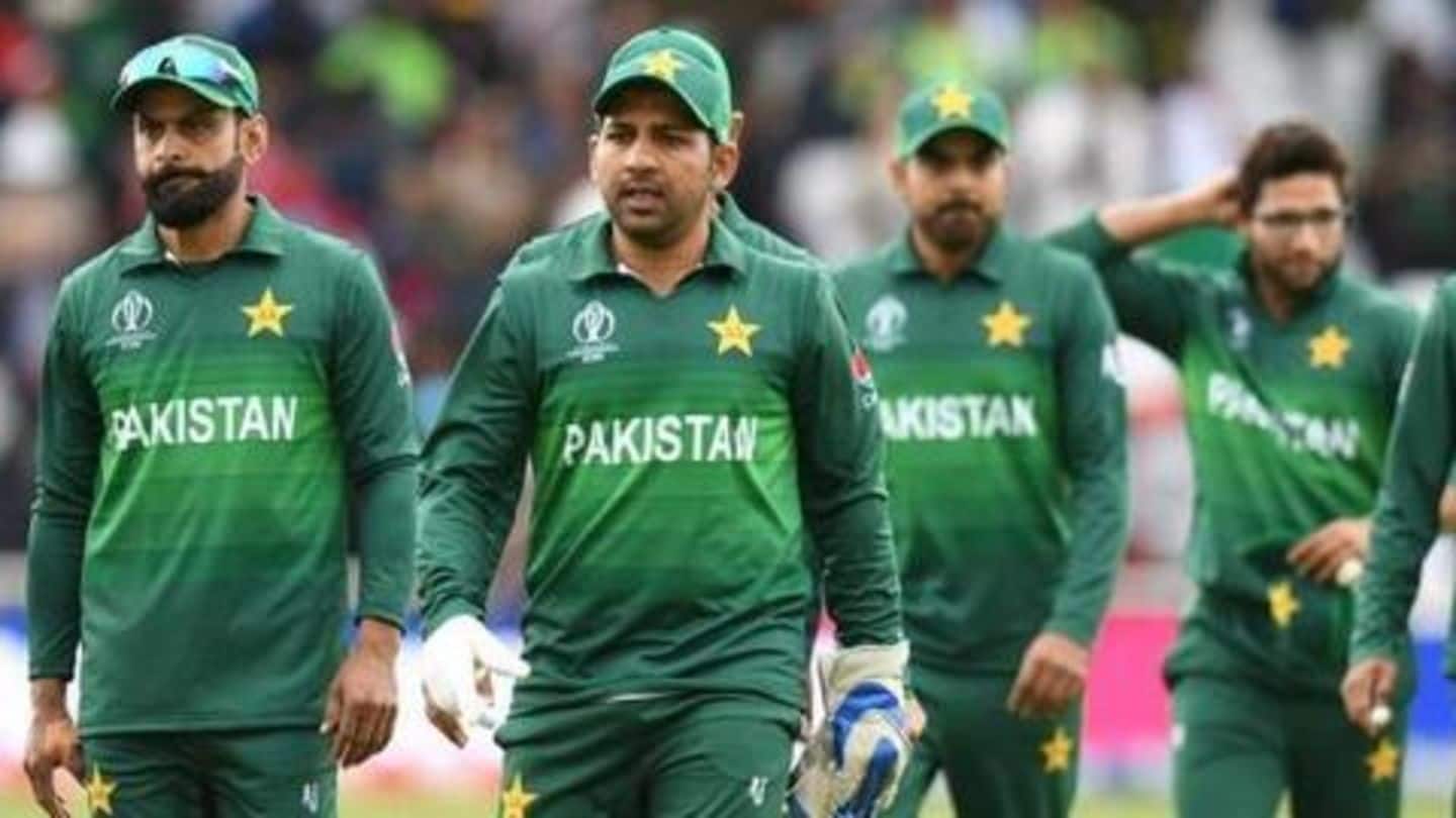 विश्व कप में पाकिस्तान के खराब प्रदर्शन बोर्ड सख्त, बदल सकते हैं कप्तान और कोच