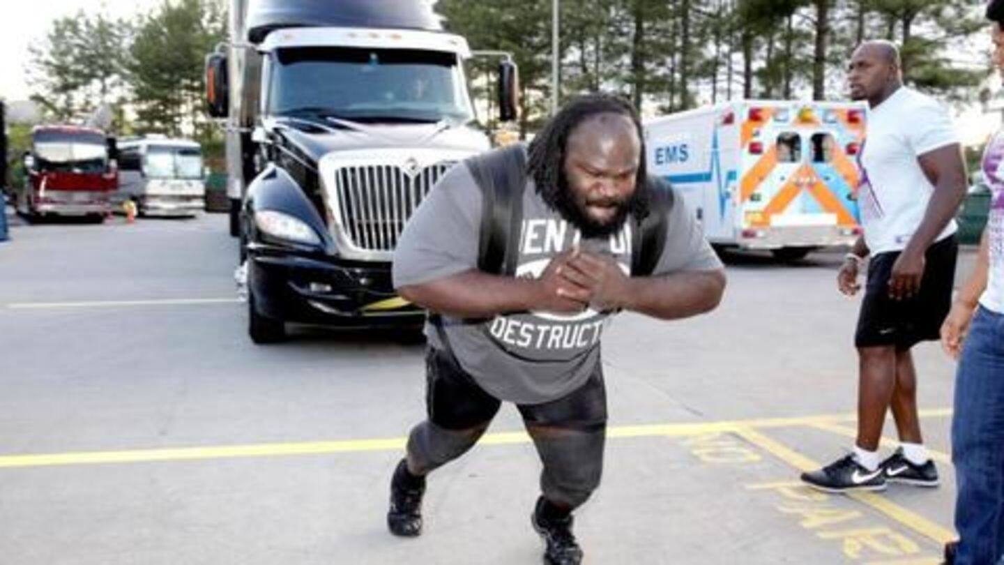 WWE: किसी रेसलर ने खींचे ट्रक तो किसी ने पलट दी लिमो, देखें वीडियो