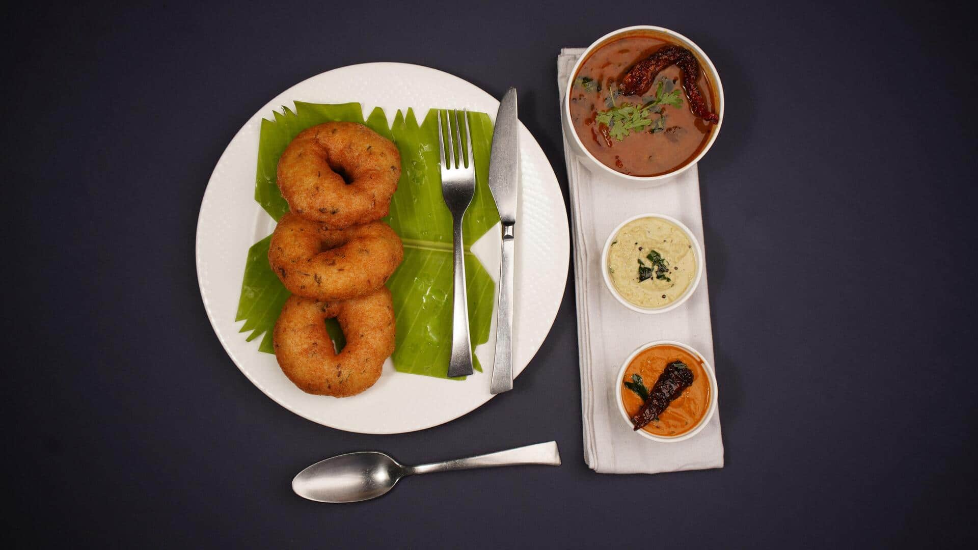 घर पर आसानी से बनाया जा सकता है स्वादिष्ट मेदू वड़ा, जानिए इसकी आसान रेसिपी
