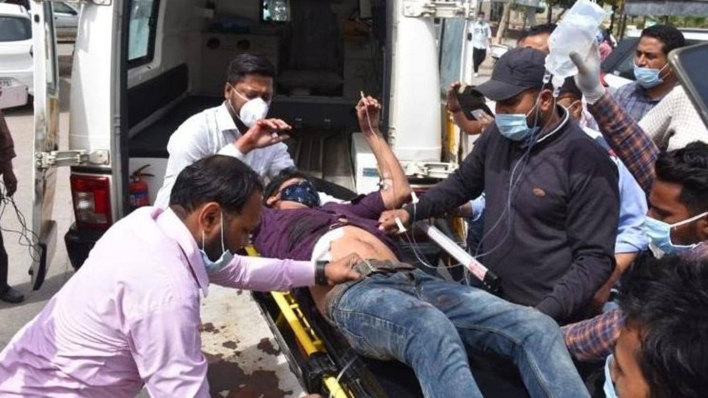 कार आगे लगाकर की ताबड़तोड़ फायरिंग कार आगे लगाकर की ताबड़तोड़ फायरिंग