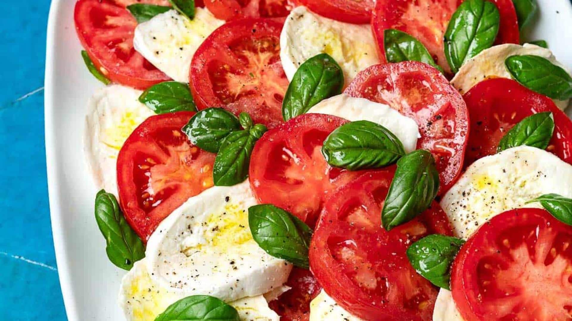 गर्मियों में बनाएं स्वादिष्ट इटैलियन कैप्रेसे सलाद, जानें इसे बनाने का तरीका
