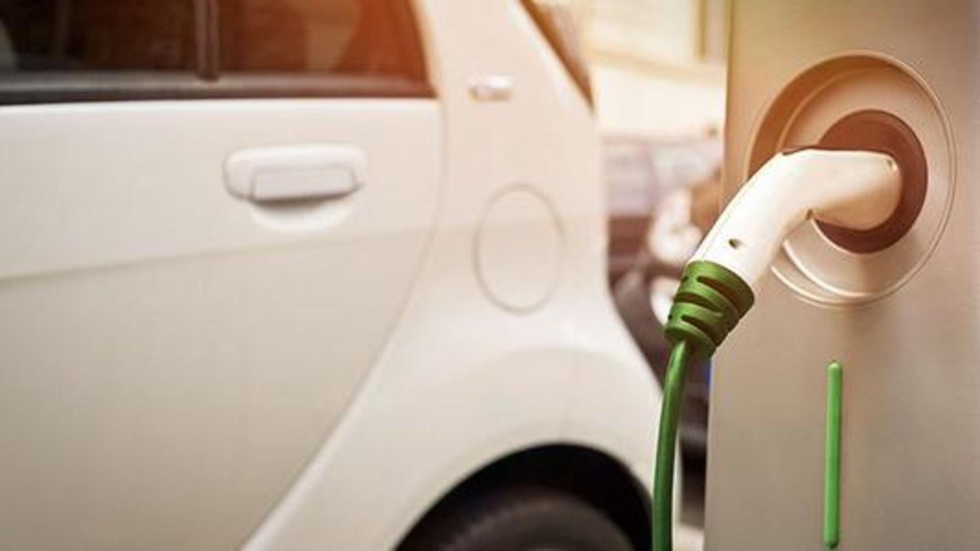 पेट्रोलियम कंपनियां दे रहीं इलेक्ट्रिक मोबिलिटी को बढ़ावा, खोले करीब 9,000 EV चार्जिंग स्टेशन 