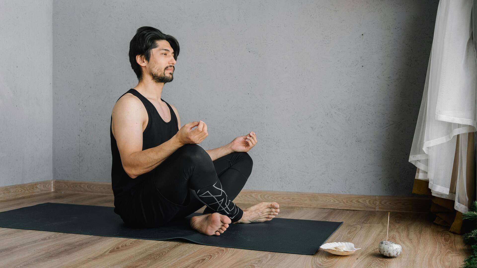 दिनभर ऊर्जा से भरपूर महसूस करने के लिए अपनाएं गहरी सांस लेने के ये 5 तरीके 