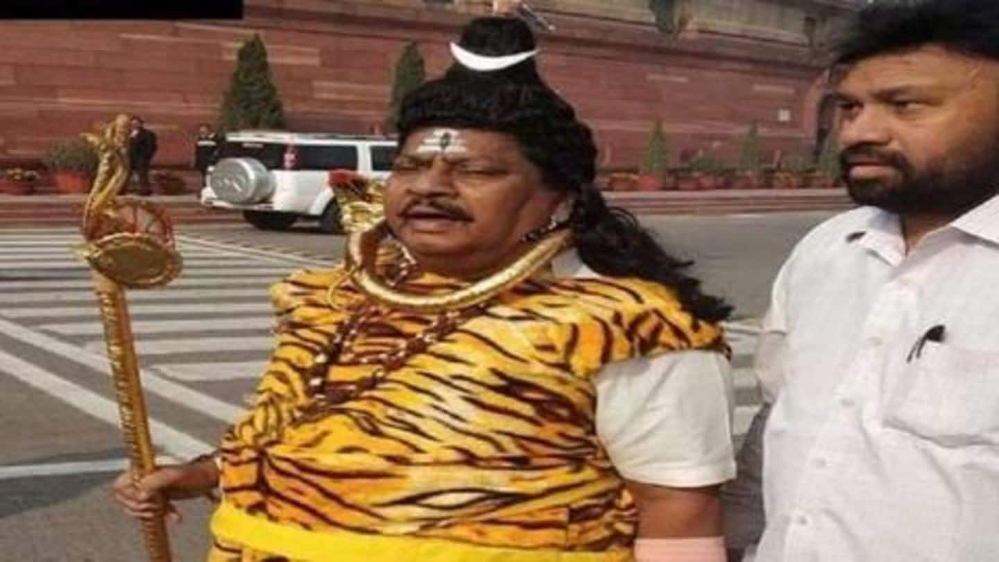 तेलुगू देशम पार्टी के सांसद भगवान शिव बनकर पहुंचे संसद, जानें क्या है पूरा मामला