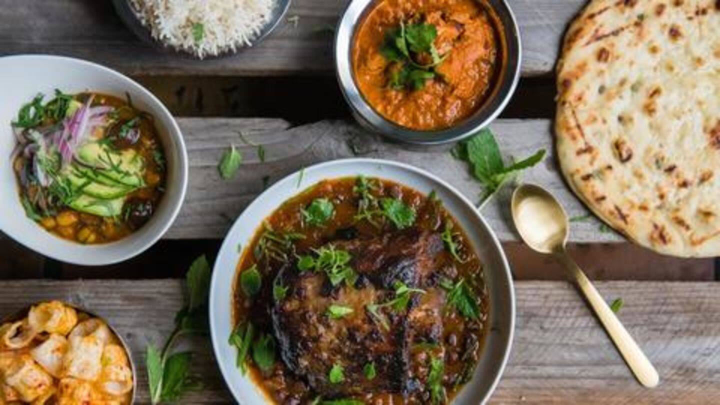 अमेरिकी प्रोफ़ेसर ने भारतीय खाने को बताया बेकार, ट्विटर पर लोगों ने दिया जवाब