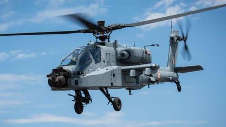 भारतीय वायुसेना में शामिल हुए आठ अपाचे हेलिकॉप्टर, पाकिस्तानी सीमा के पास होंगे तैनात