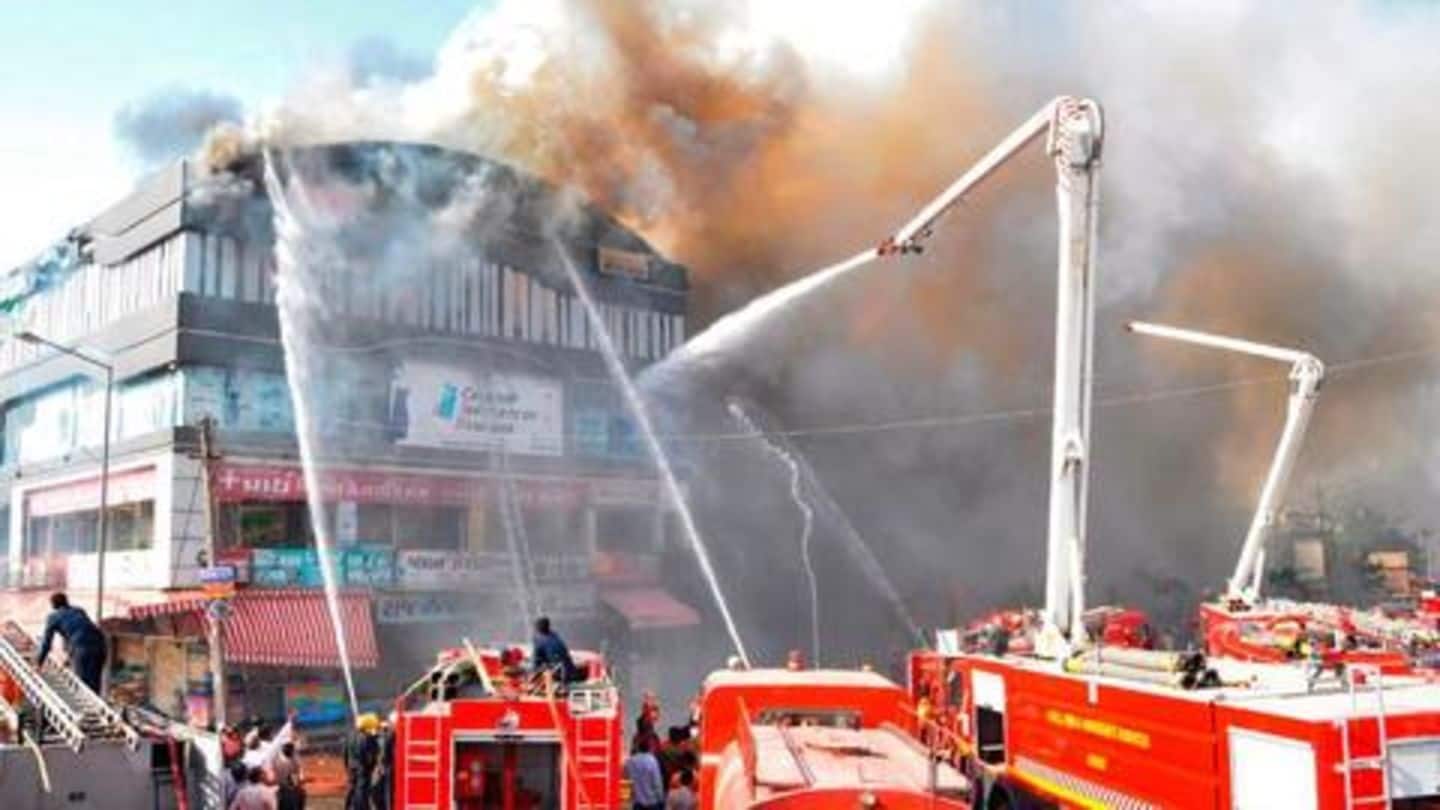 सूरत आग हादसाः जांच में असुरक्षित पाई गईं 9,000 से ज्यादा इमारतें, कार्रवाई शुरू