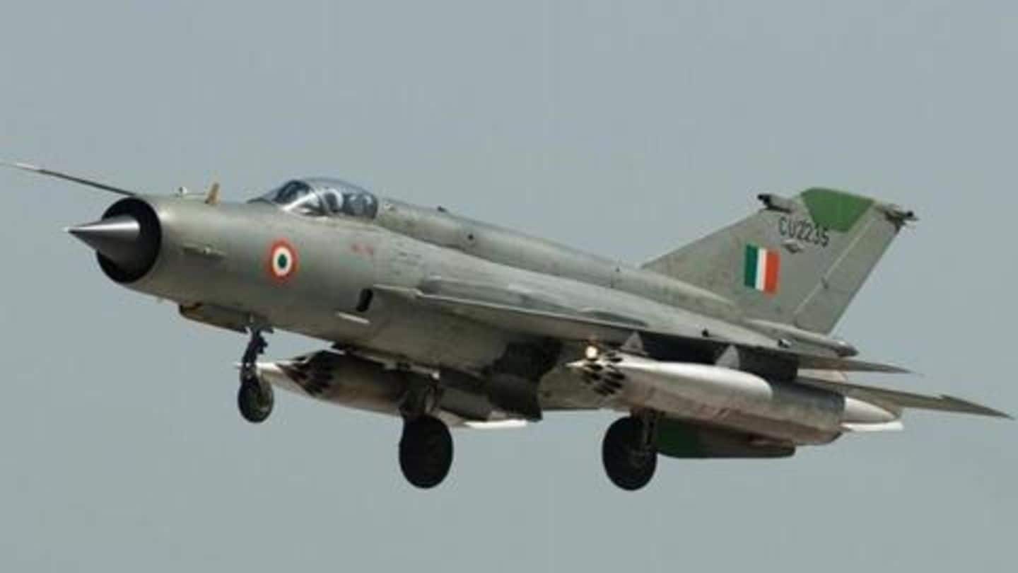 राजस्थान: भारतीय वायुसेना का मिग 21 विमान क्रैश, पायलट सुरक्षित