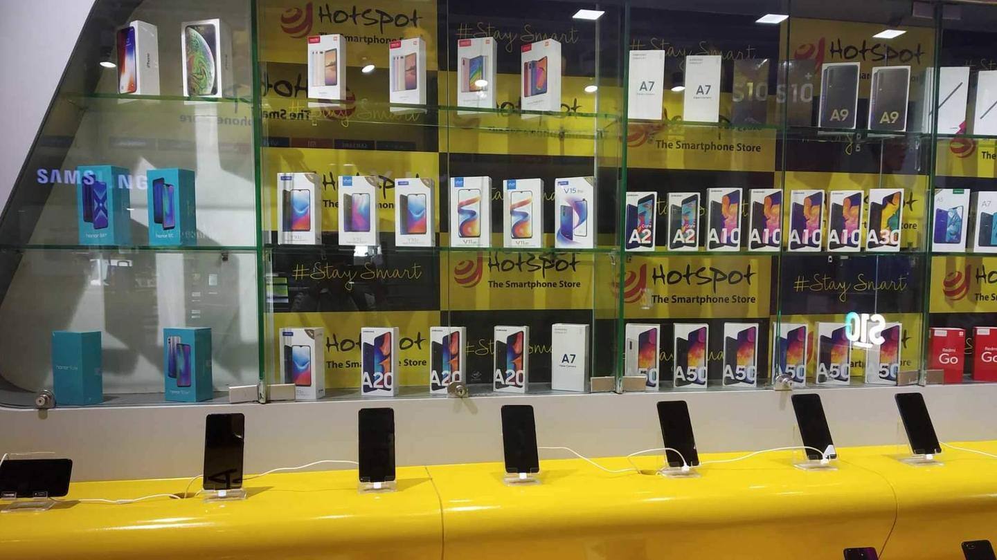 दिल्ली: दुकानदार ने किया स्मार्टफोन बदलने से इनकार तो ग्राहक ने खुद को लगाई आग