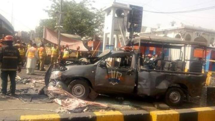 लाहौर में सूफी दरगाह के बाहर बम धमाका, आठ की मौत, 18 घायल