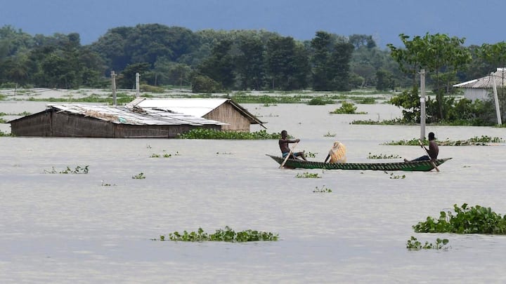 हर साल बाढ़ का सामना क्यों करता है असम?