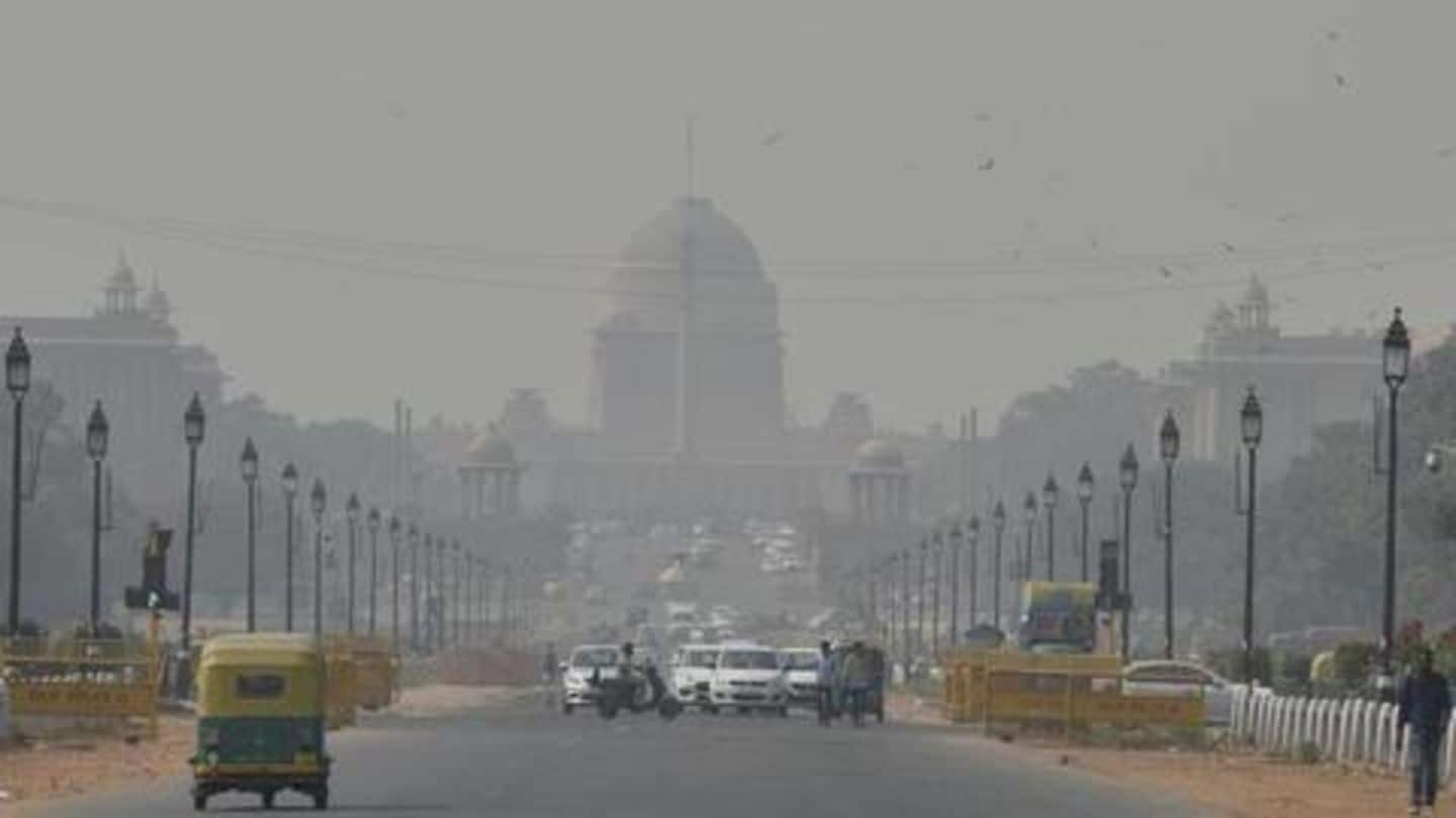दिल्ली और आसपास के इलाकों में छाई धुएं की परत, गंभीर स्तर पर पहुंचा वायु प्रदूषण