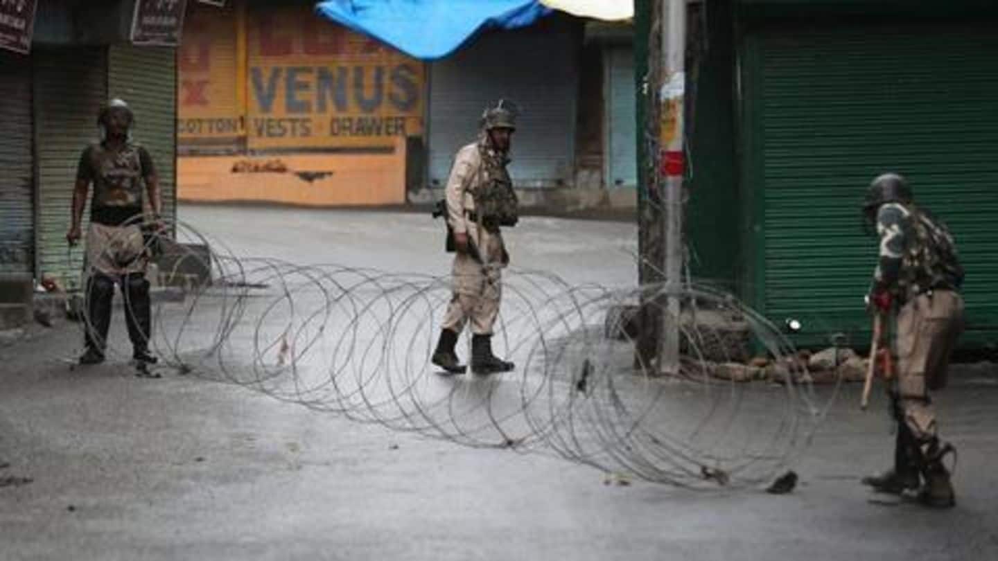 कश्मीर में 70 दिन बाद पोस्टपेड मोबाइल सेवा बहाल, इंटरनेट अभी भी बंद