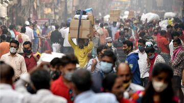कोरोना वायरस: बिना मास्क वाले संक्रमित लोग भीड़ भरे बाजारों में फैला रहे संक्रमण- AIIMS निदेशक