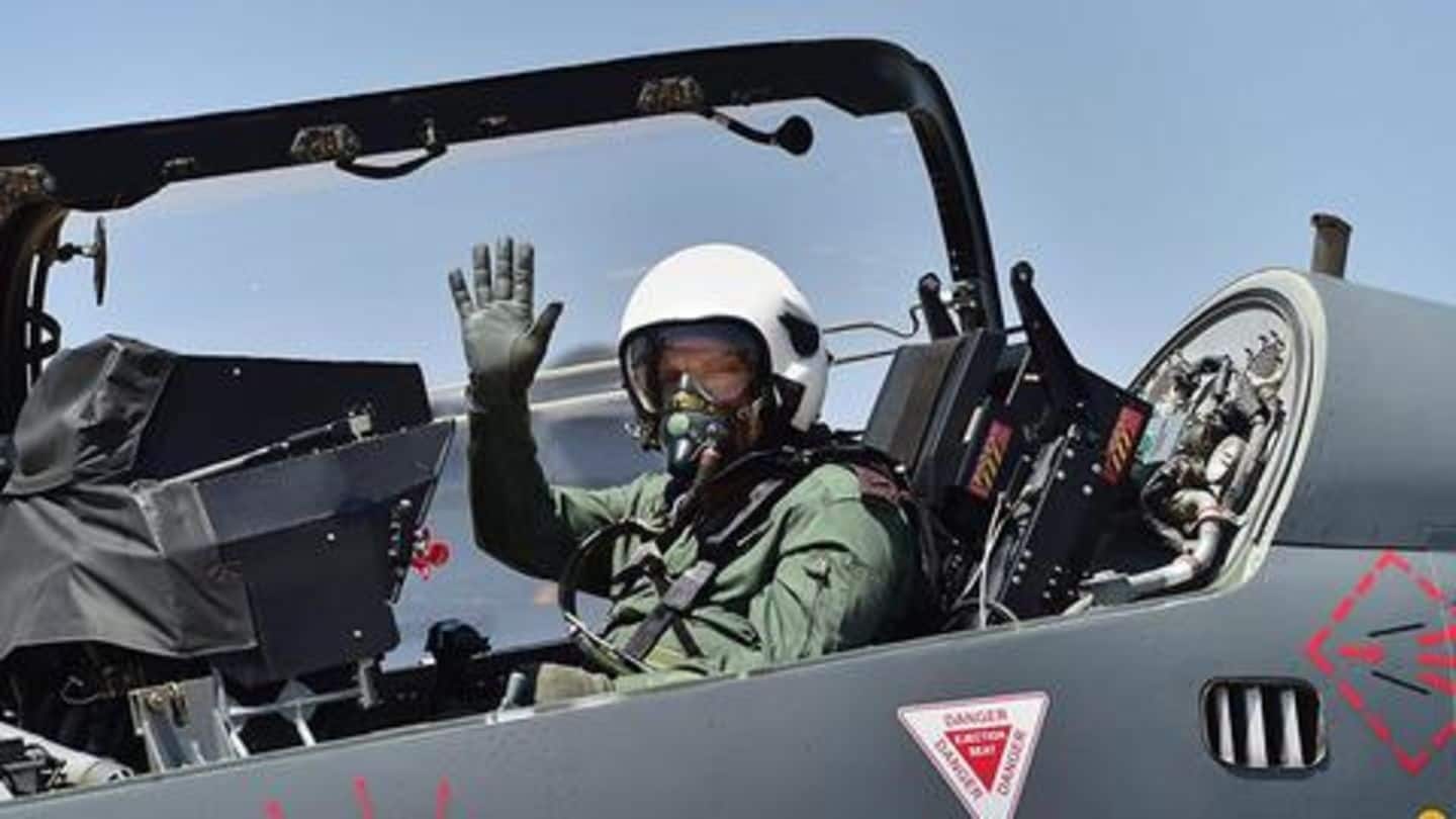 सेना प्रमुख जनरल रावत ने भरी तेजस में उड़ान, कहा बढ़ेगी देश की हवाई शक्ति