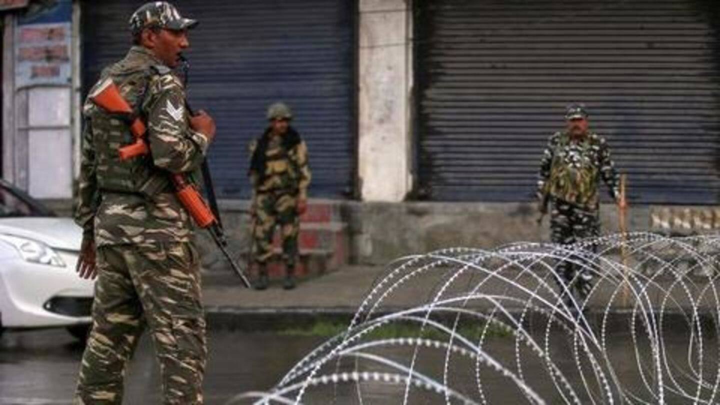 जम्मू-कश्मीर में प्रतिबंधों के खिलाफ सुनवाई टली, सुप्रीम कोर्ट ने कहा- सुरक्षा एजेंसियों पर भरोसा रखिये