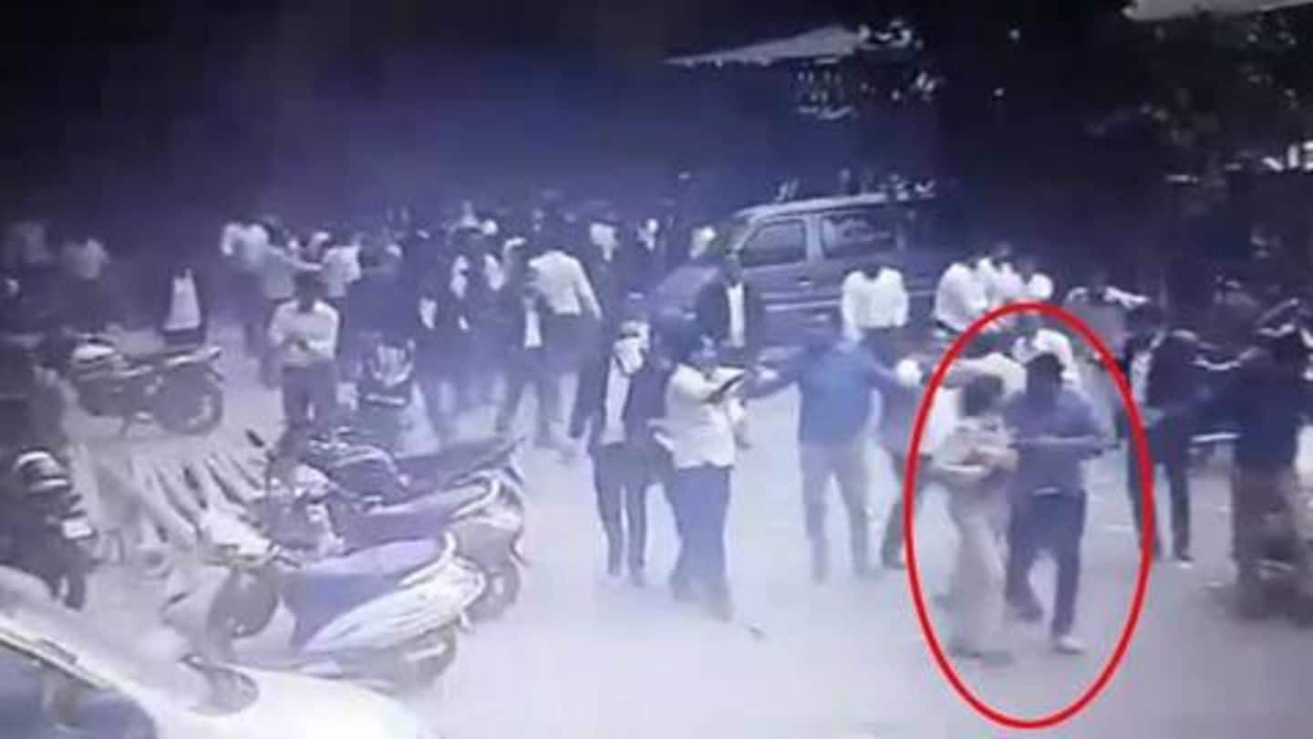 वकीलों की भीड़ ने किया था DCP मोनिका पर हमला, सामने आया वीडियो