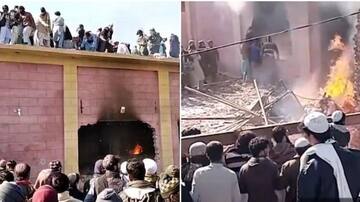 पाकिस्तान: उग्र भीड़ ने मंदिर में घुसकर की तोड़फोड़, आग भी लगाई