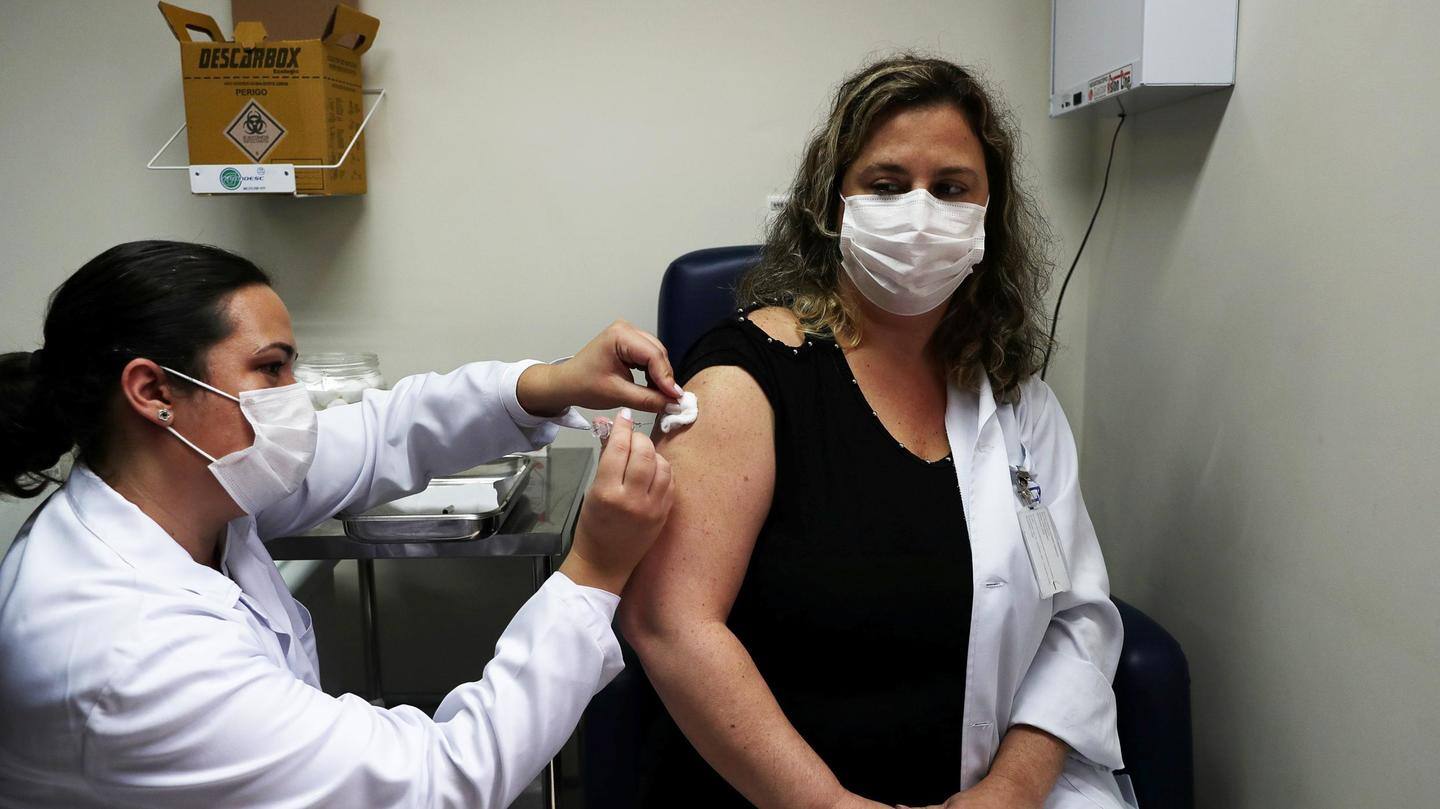 ब्राजील: भारत से कोविशील्ड मिलने में देरी के बाद चीनी वैक्सीन के साथ वैक्सीनेशन शुरू