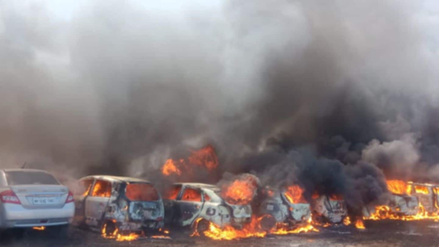 बेंगलुरू में एयरो इंडिया शो के पार्किंग एरिया में लगी भीषण आग, 300 वाहन जलकर राख
