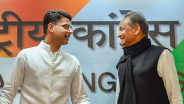 राजस्थान: सियासी संकट के बीच होटलों में रुके विधायकों के वेतन पर रोक लगाने की मांग