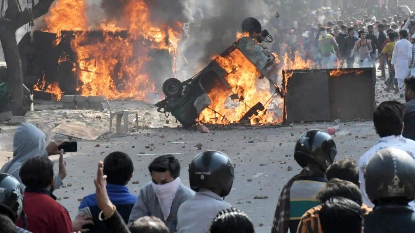 दिल्ली दंगे: घायलों से राष्ट्रगान गाने को कहने वाले पुलिसकर्मियों की पहचान नहीं कर पाई पुलिस