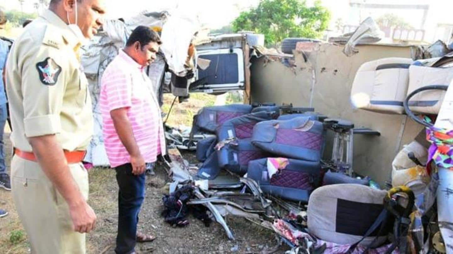 आंध्र प्रदेश: कुरनूल जिले में भीषण सड़क हादसा, बस-ट्रक की टक्कर में 14 लोगों की मौत