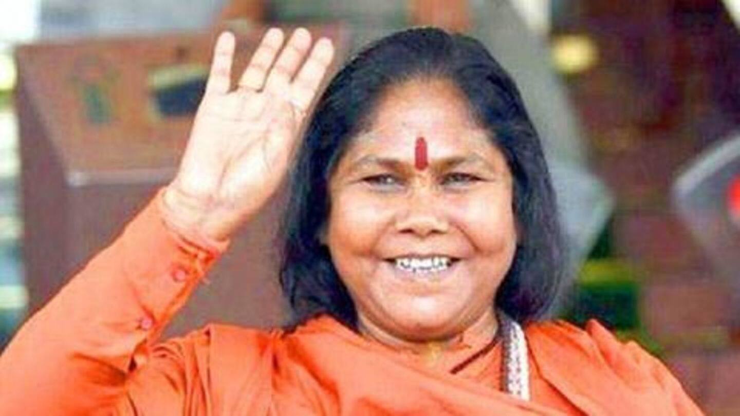 कथावाचक हैं दूसरी बार मंत्री बनीं साध्वी निरंजन ज्योति कथावाचक हैं दूसरी बार मंत्री बनीं साध्वी निरंजन ज्योति