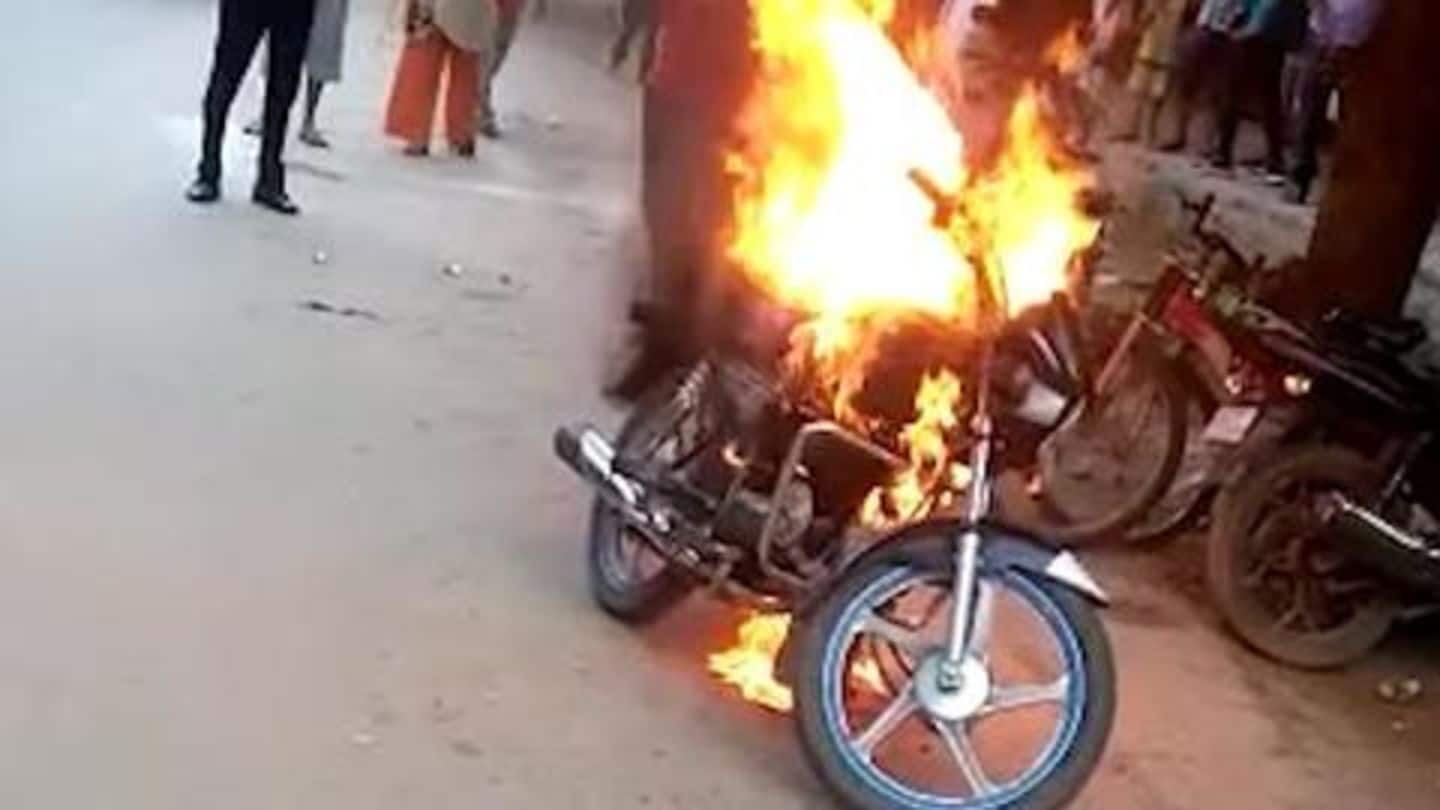 मध्य प्रदेश: पुलिस ने चालान काटा तो युवक ने बाइक को लगा दी आग