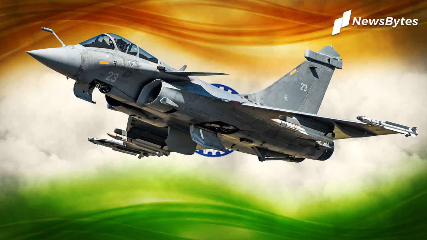 भारतीय वायुसेना में शामिल हुआ राफेल, राजनाथ बोले- नजर उठाने वालों के लिए कड़ा संदेश