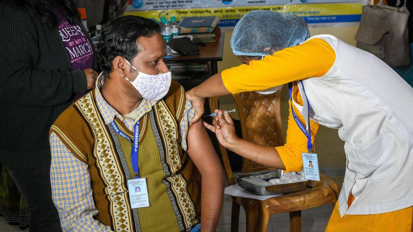 ओडिशा: कटक प्रशासन की स्वास्थ्यकर्मियों को चेतावनी- वैक्सीन न लगवाने पर नहीं मिलेगा वेतन