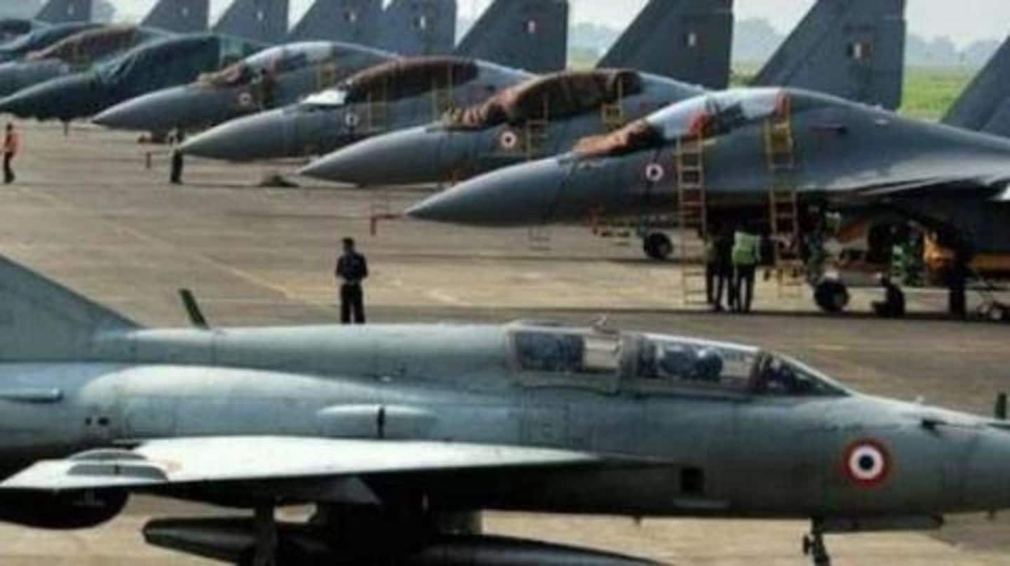 भारत-पाकिस्तान के बीच तनाव: वायुसेना के पायलट हाई अलर्ट पर, कई एयरपोर्ट खाली कराए गए