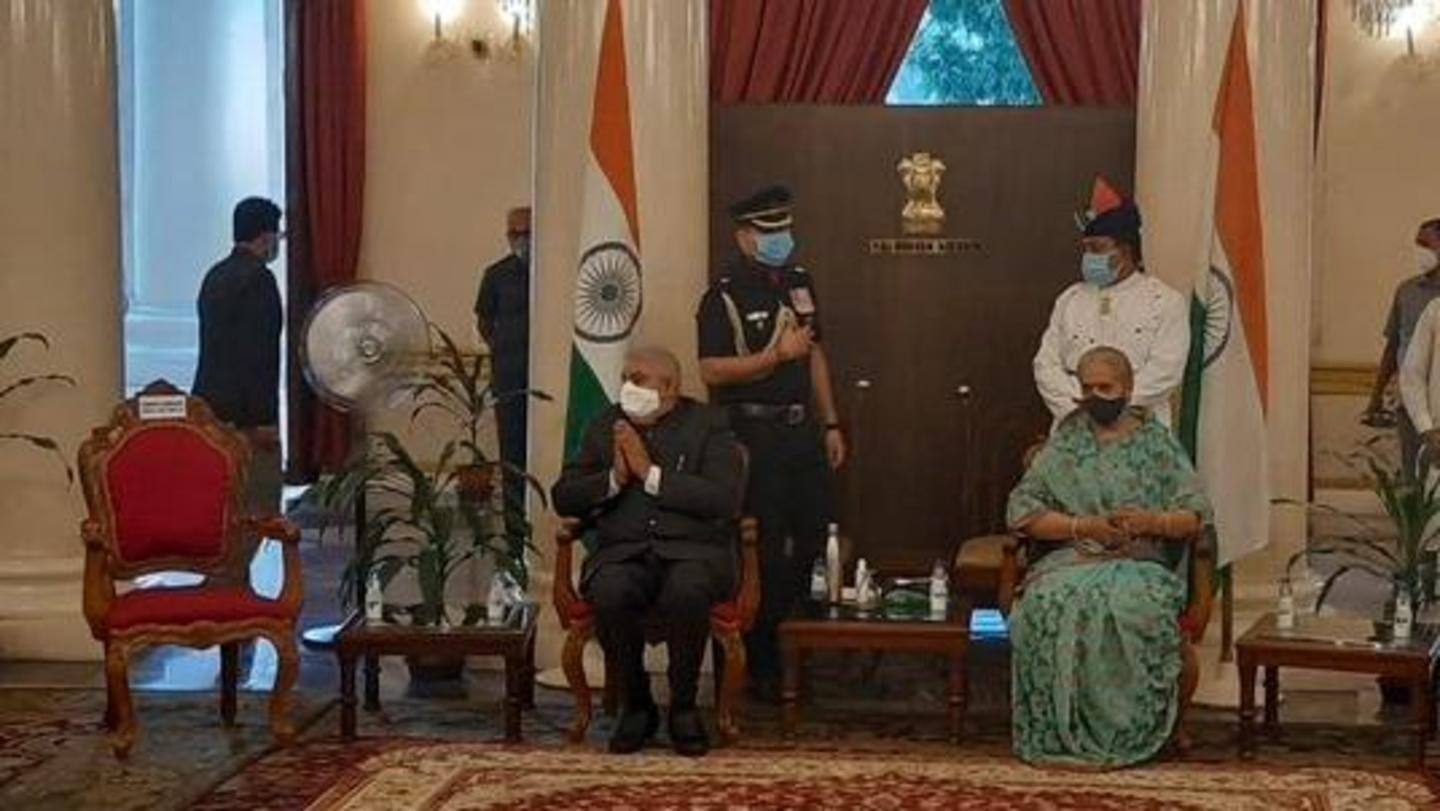ममता की अनुपस्थिति से स्तब्ध- धनखड़ ममता की अनुपस्थिति से स्तब्ध- धनखड़