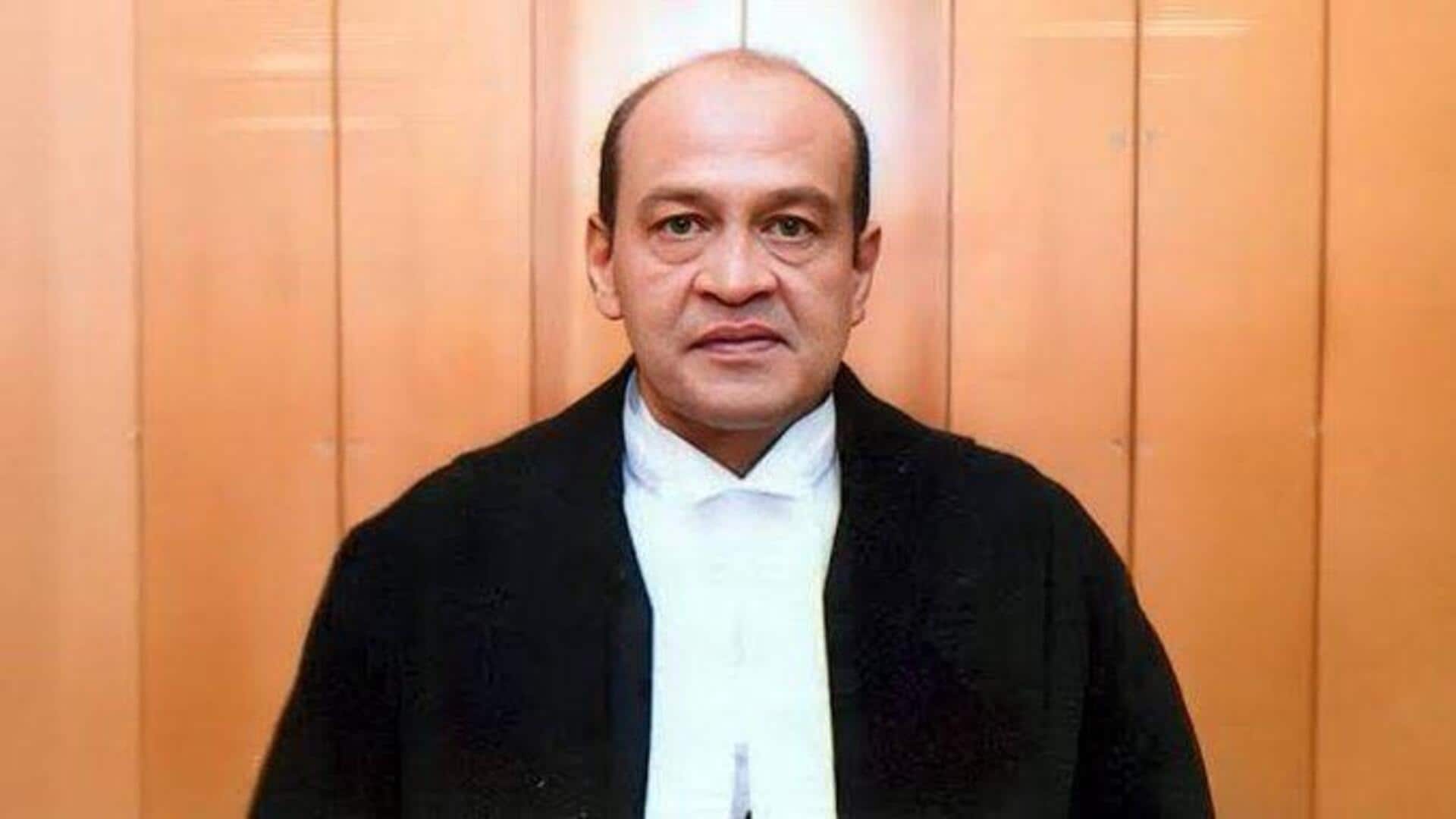 न्यायमूर्ति यशवंत वर्मा मामले में जजों की समिति ने आंतरिक जांच रिपोर्ट CJI को सौंपी न्यायमूर्ति यशवंत वर्मा मामले में जजों की समिति ने आंतरिक जांच रिपोर्ट CJI को सौंपी