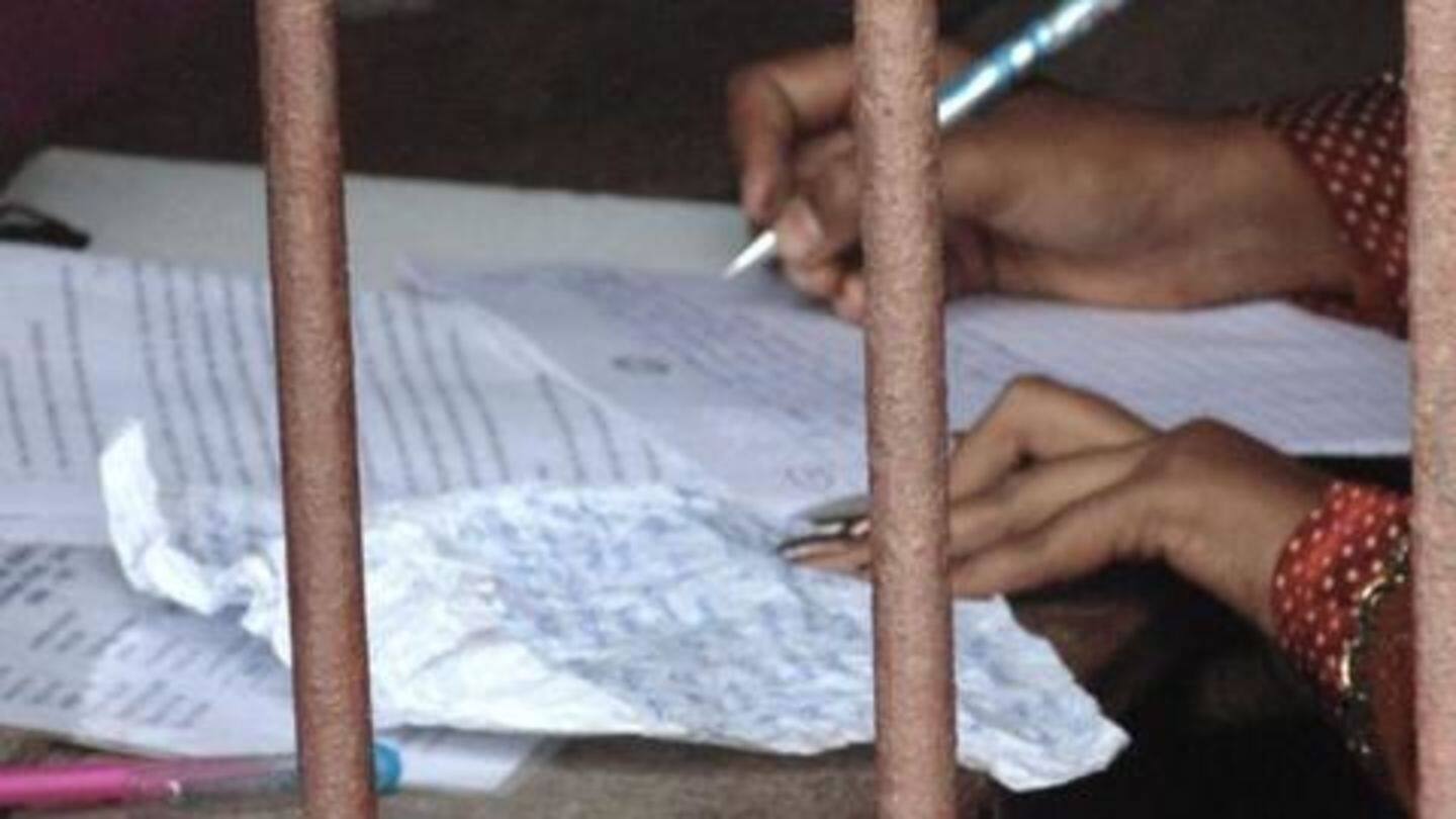 उत्तर प्रदेश: LLB परीक्षा में शिक्षकों ने कराई छात्रों को नकल, रद्द हुई परीक्षा